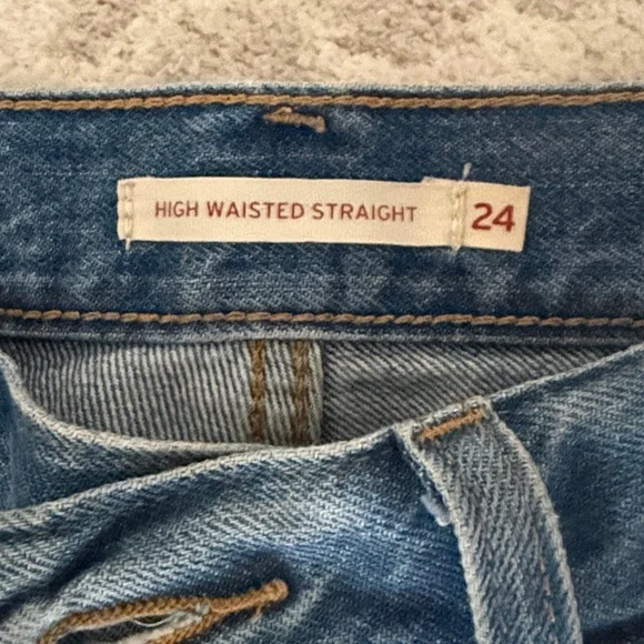 Women’s Levi’s high waisted straight jeans - Picture 2 of 4